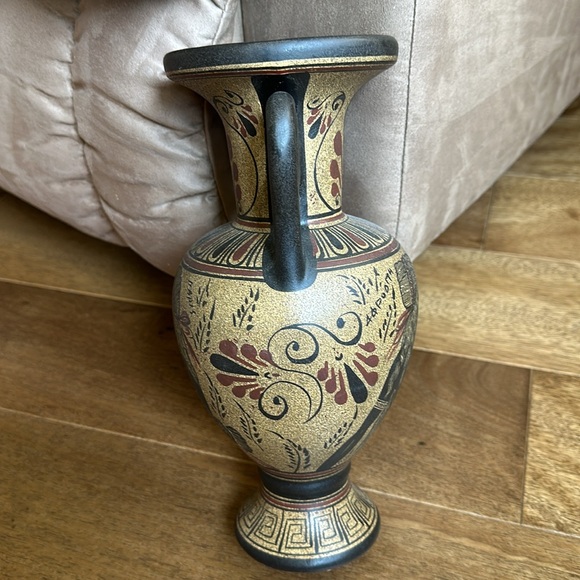 Black/tan hand made Greek ceramic vase. - Picture 11 of 11